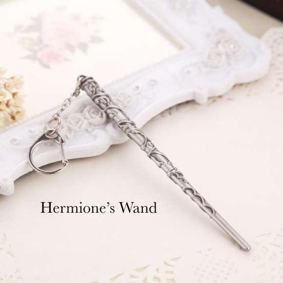 Harry Potter Hogwarts Magic Wand Keychain Charm - Picture 12 of 16